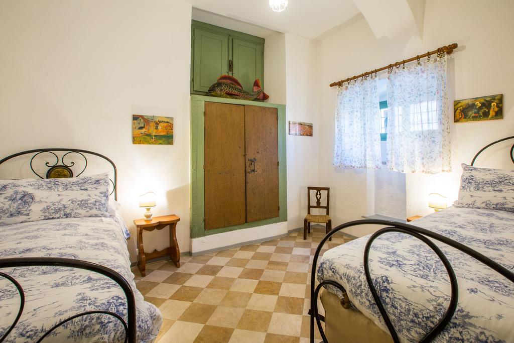 Il Batti Apartment Water Front And Private Beach 토스콜라노마데노 외부 사진
