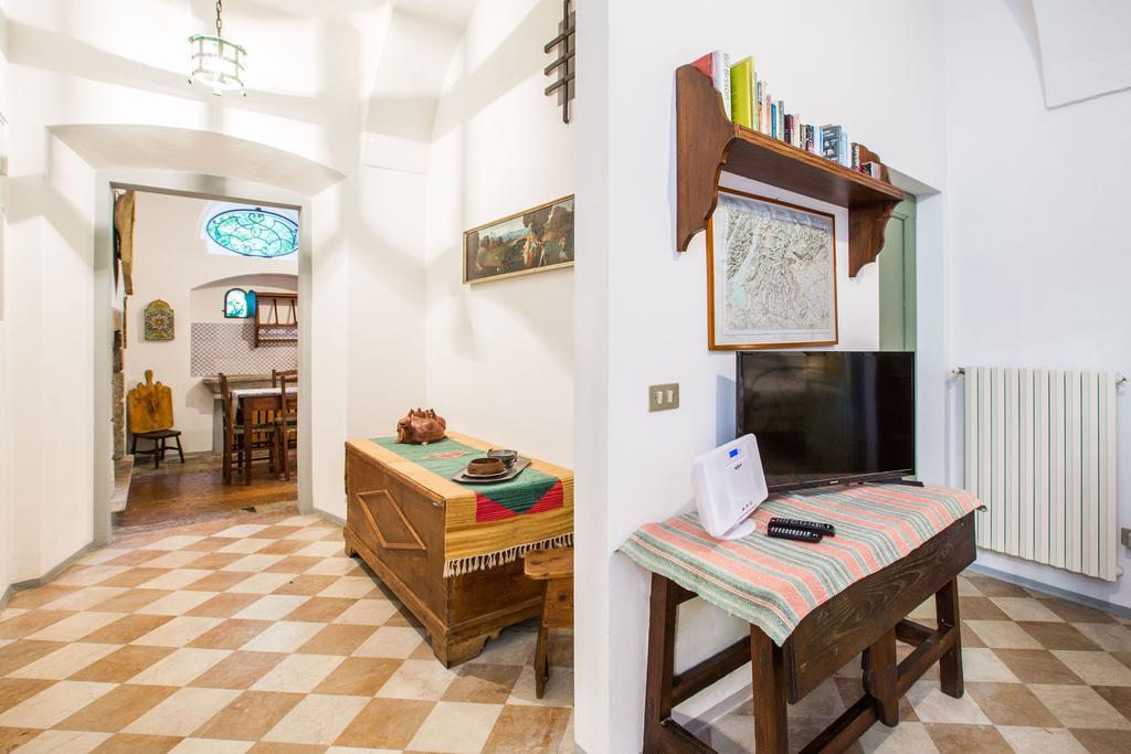 Il Batti Apartment Water Front And Private Beach 토스콜라노마데노 외부 사진